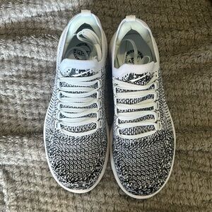 APL Techloom Breeze sneakers